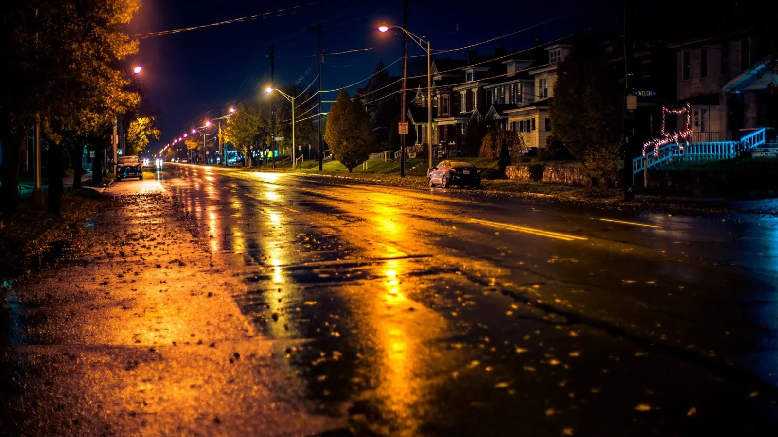 A photo of a Columbus residential street at night