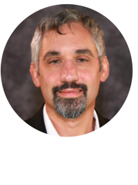 Thomas Hund in a suit