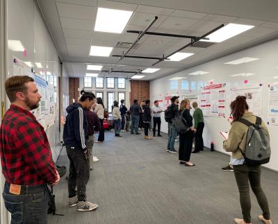 Students presenting at the 2022 Fall Forum poster session