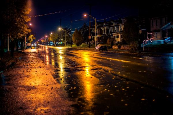 A photo of a Columbus residential street at night