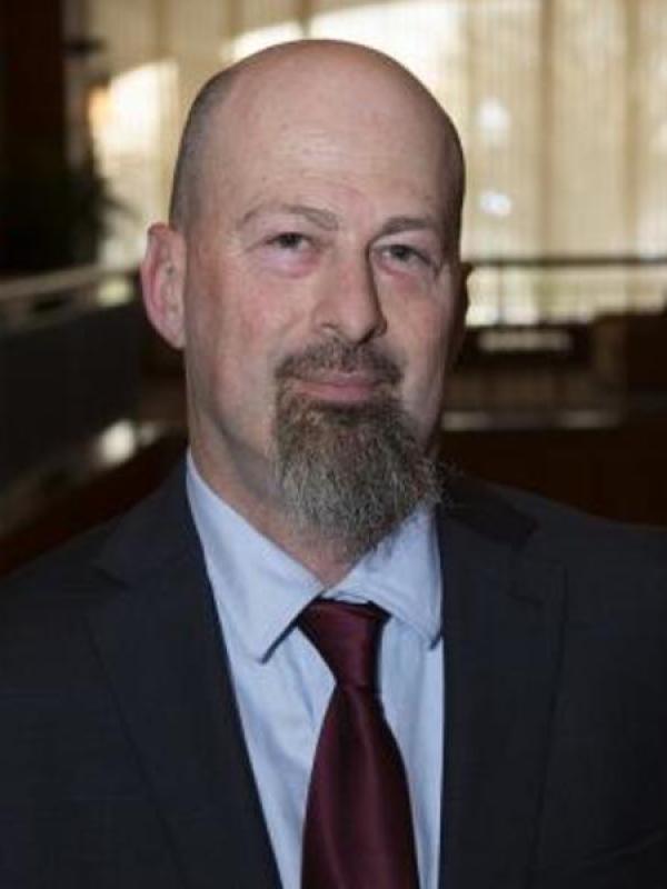 Gil Bohrer Headshot