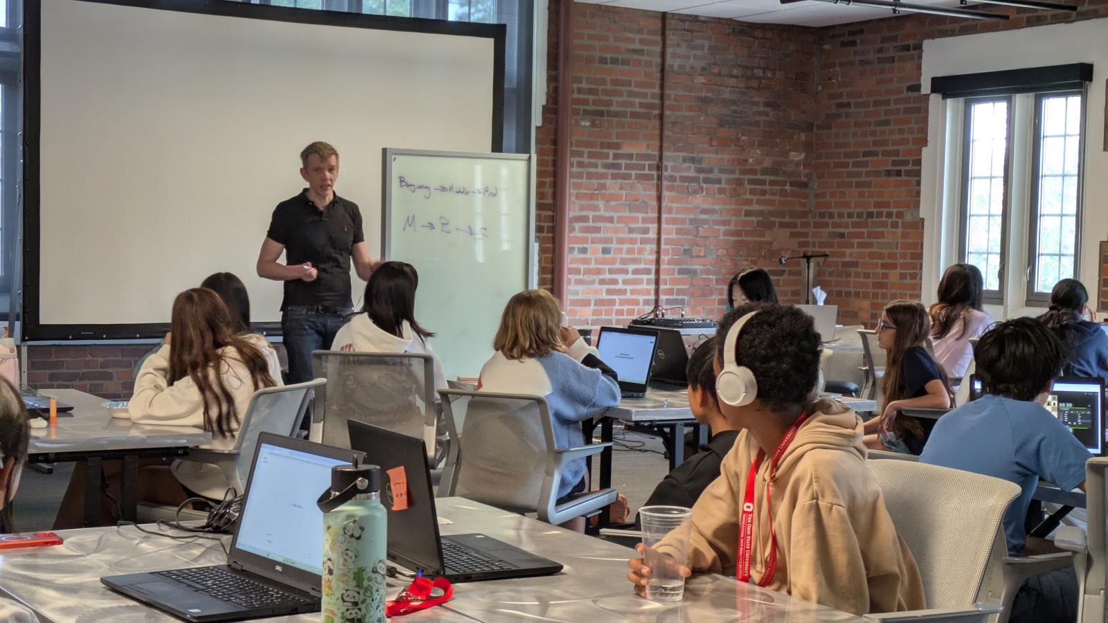 Angus Fletcher discussing AI in writing with students